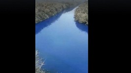 Вода в канале села Ранчпар преобрела подозрительный цвет