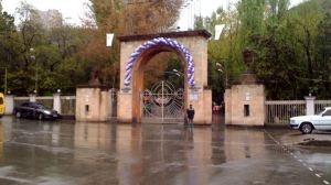 На прошлой неделе пресса продолжила публикацию материалов на тему  Ереванского зоопарка
