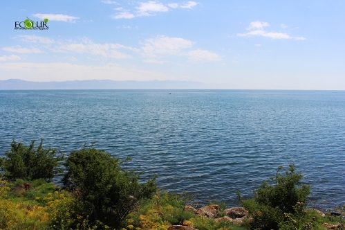 570 миллионов драмов выделено на очистку прибрежных зон озера Севан, но этой суммы недостаточно