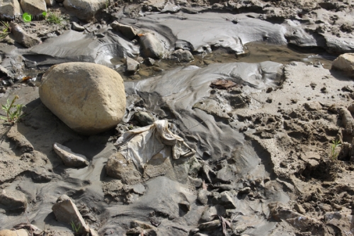 Из-за утечек из Техутского хвостохранилища загрязнилась река Шнох и орошаемые ее водой участки: сигнал тревоги от местных жителей (Фото) (Фото)