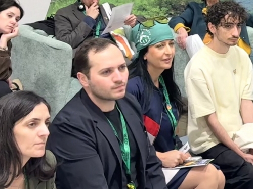 Ամուլսարի հարցը՝ COP17-ի օրակարգում. կայացավ «Ոսկուց ավելի թանկ. Ամուլսարի գինը» ֆիլմի ցուցադրությունը Ամուլսարի հարցը՝ COP17-ի օրակարգում. կայացավ «Ոսկուց ավելի թանկ. Ամուլսարի գինը» ֆիլմի ցուցադրությունը